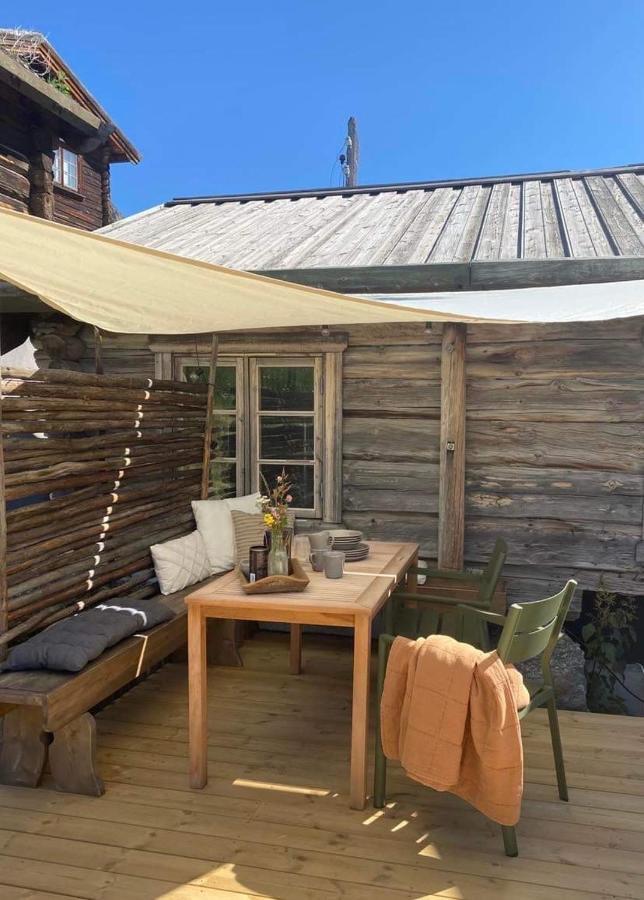 Sauefjoset - Idyllisk Gardstun Fra 1800-Tallet Skjak Bagian luar foto